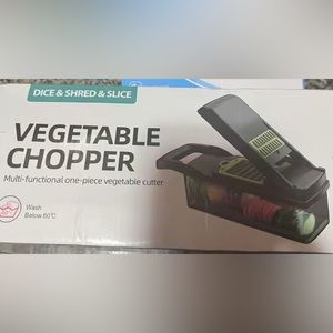 Vegetable Chopper, Multifunctional Food Slicer and Grater Kitchen Gadget